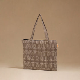 Handcrafted quilted handbag 71