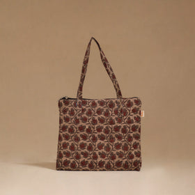 Handcrafted quilted handbag 76