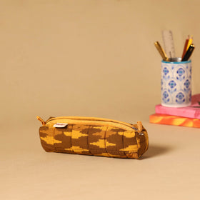 Handcrafted quilted pencil pouch 02