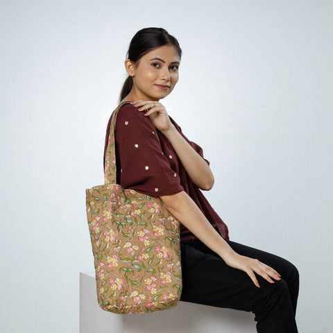  Handcrafted Quilted Sanganeri Block Printed Shoulder Bag Online at iTokri.com