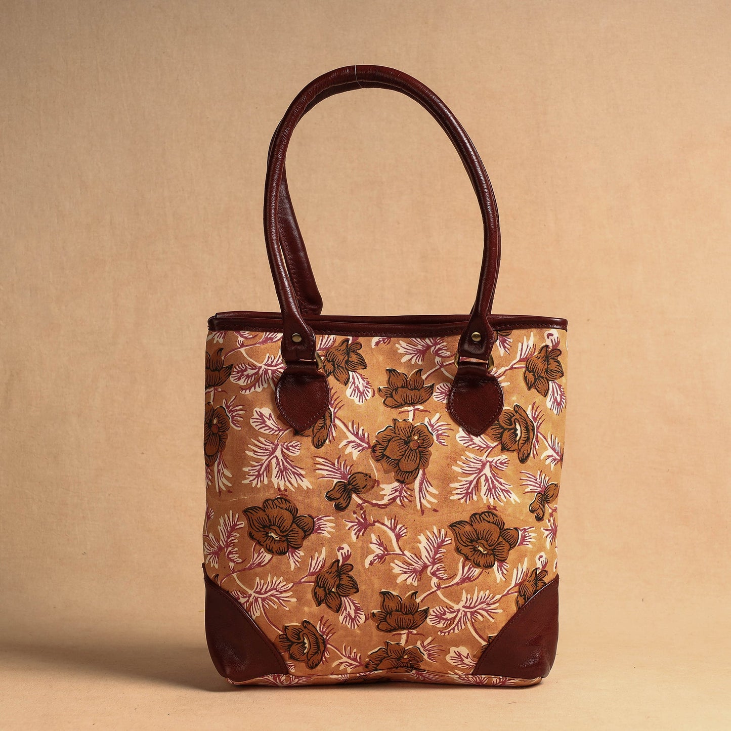  Handcrafted Sanganeri Printed Leather Shoulder Bag 