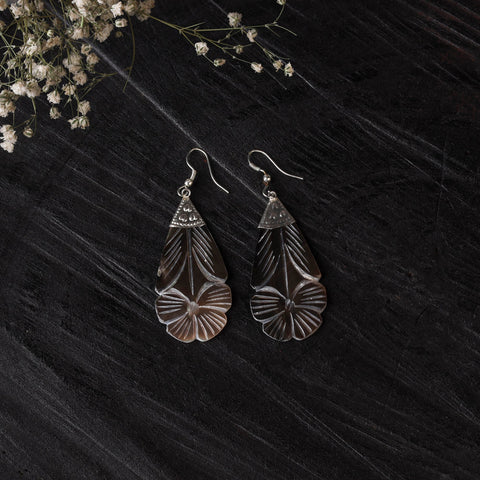 Brown - handcrafted seashell earrings 44