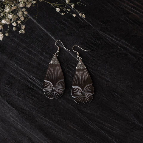 Brown - handcrafted seashell earrings 46