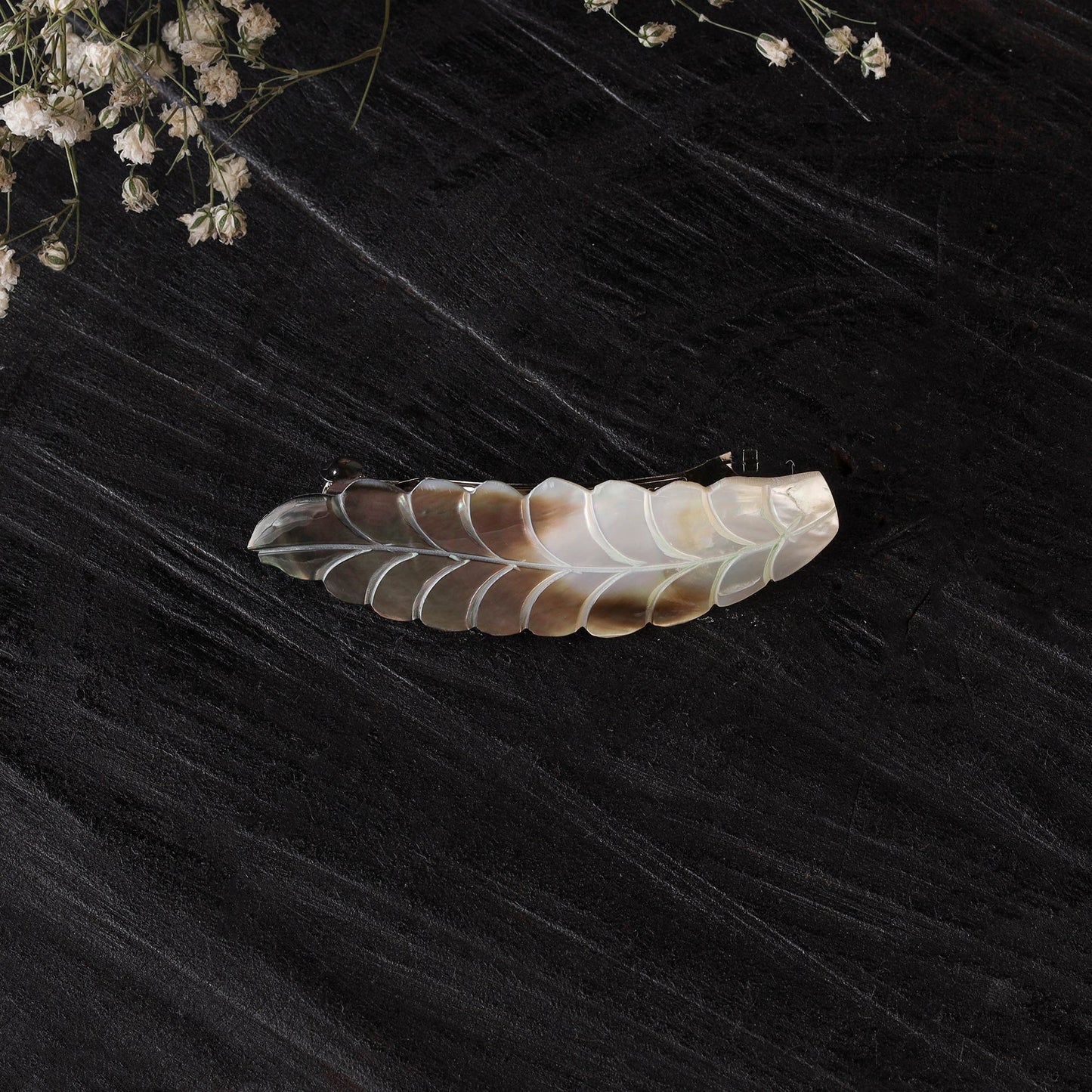 Handcrafted seashell hair clip 03