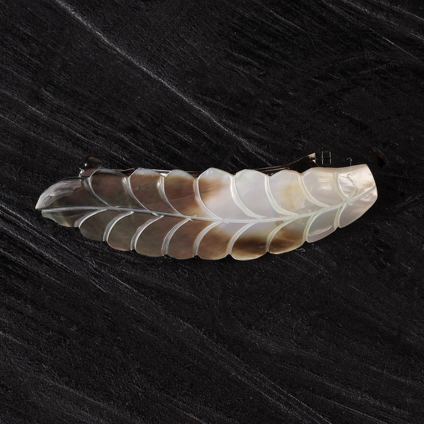 Handcrafted seashell hair clip 03