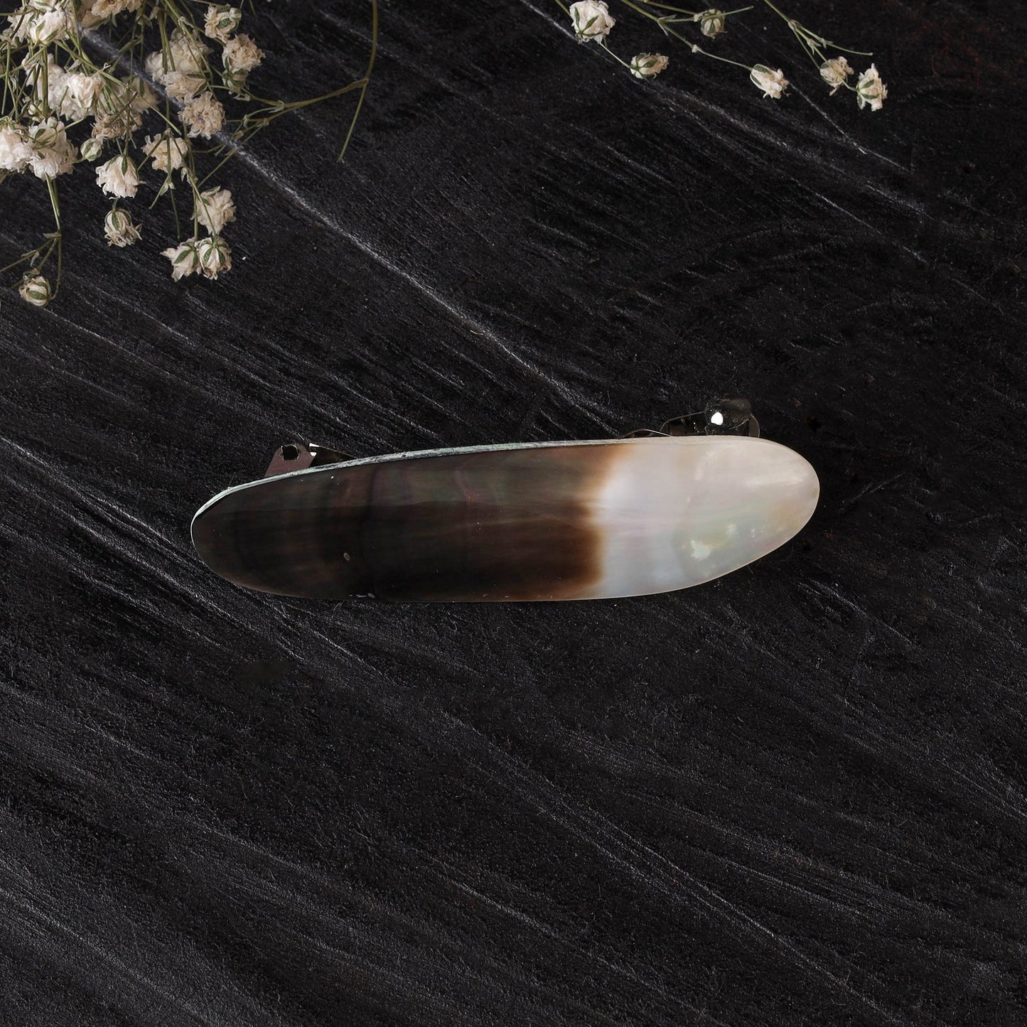 Handcrafted seashell hair clip 06
