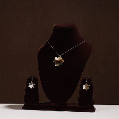  Brown Handcrafted Seashell Necklace Set