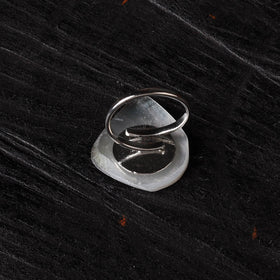 Brown - handcrafted seashell ring (adjustable) 21