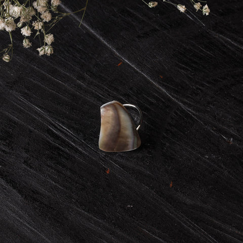 Brown - handcrafted seashell ring (adjustable) 22