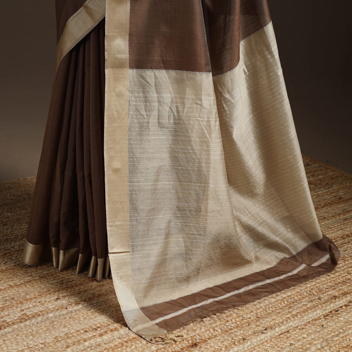 Brown - handloom maheshwari saree with zari border 02