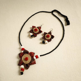 Buy Handmade Jute Fabart Necklace Set