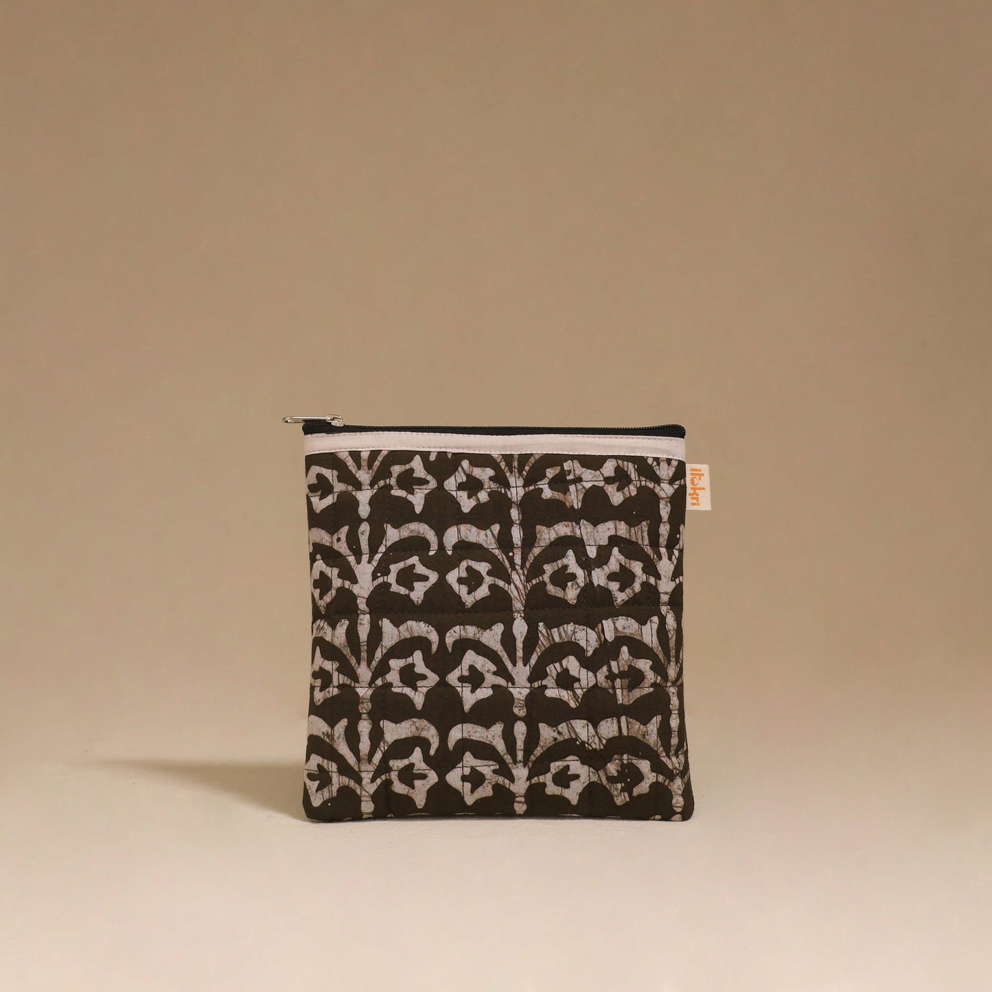 Handmade quilted utility pouch 09 - handcrafted