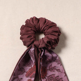 Handmade rubber band/scarf scrunchie 60 - handcrafted