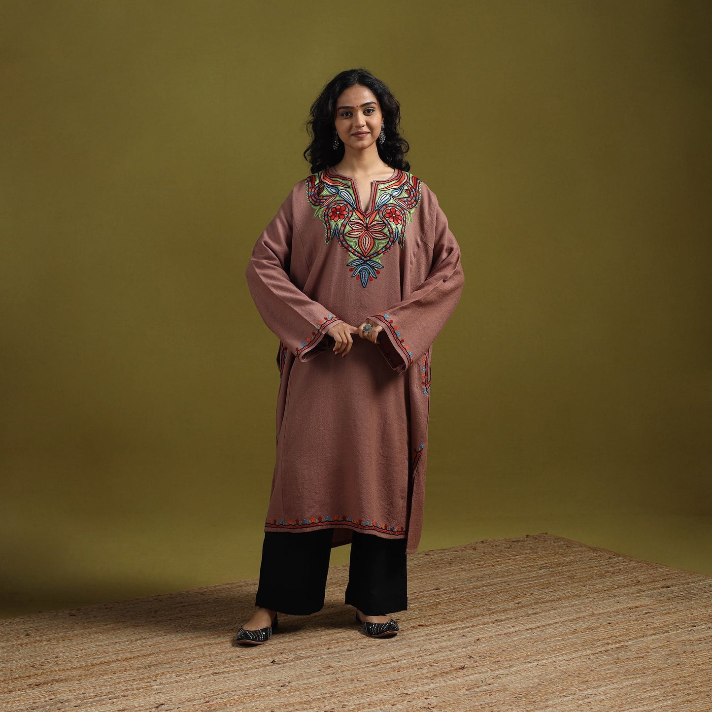 Handwoven aari hand embroidered kashmiri merino wool pheran