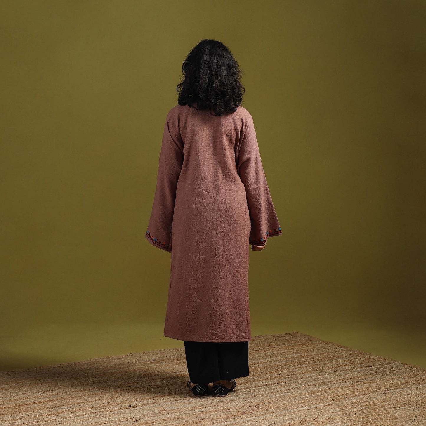 Handwoven aari hand embroidered kashmiri merino wool pheran