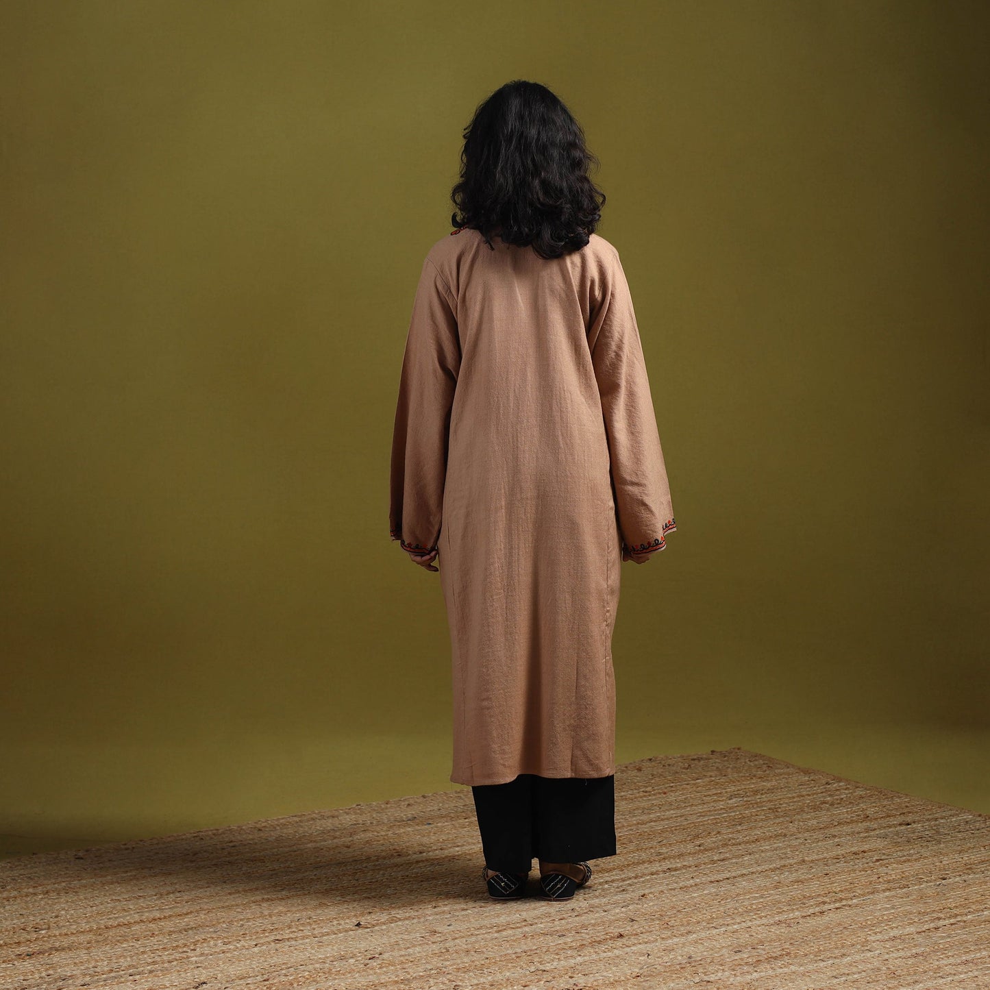 Handwoven aari hand embroidered kashmiri merino wool pheran