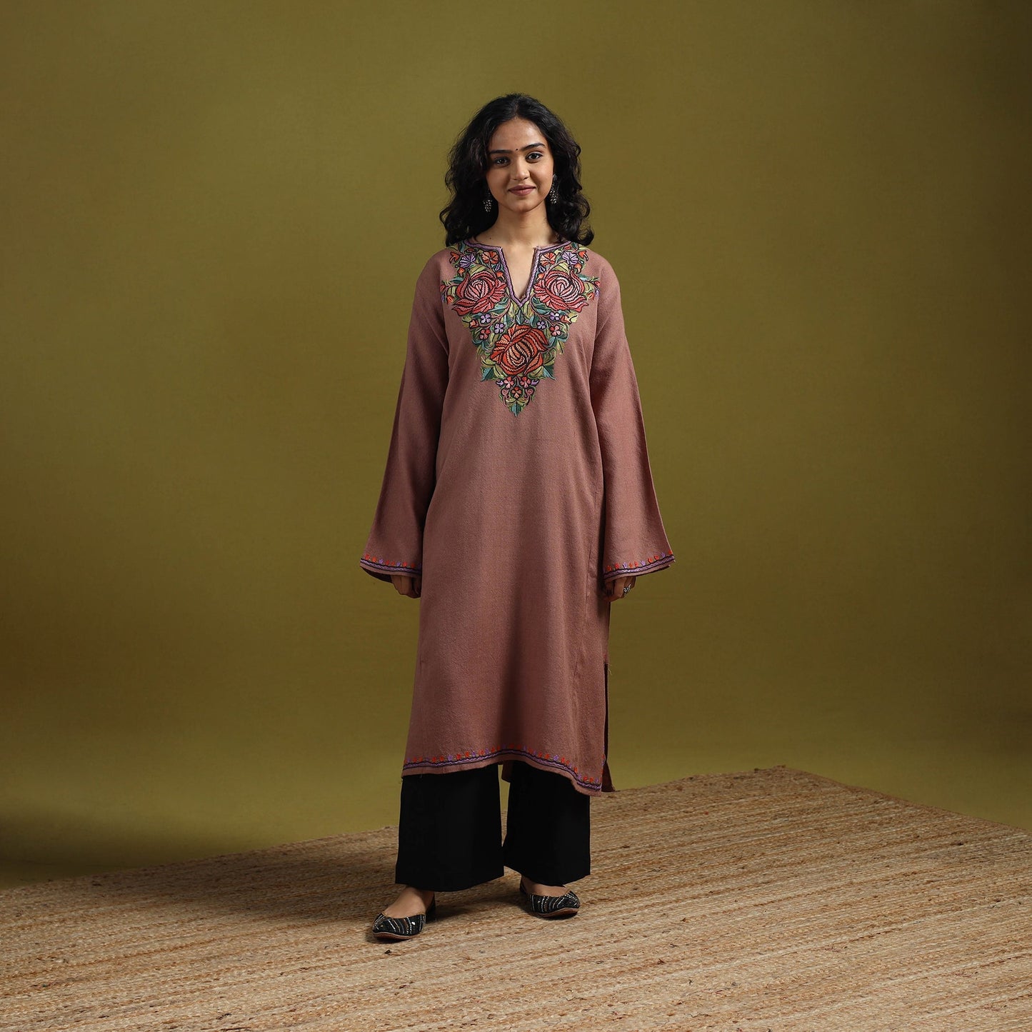 Handwoven aari hand embroidered kashmiri merino wool pheran