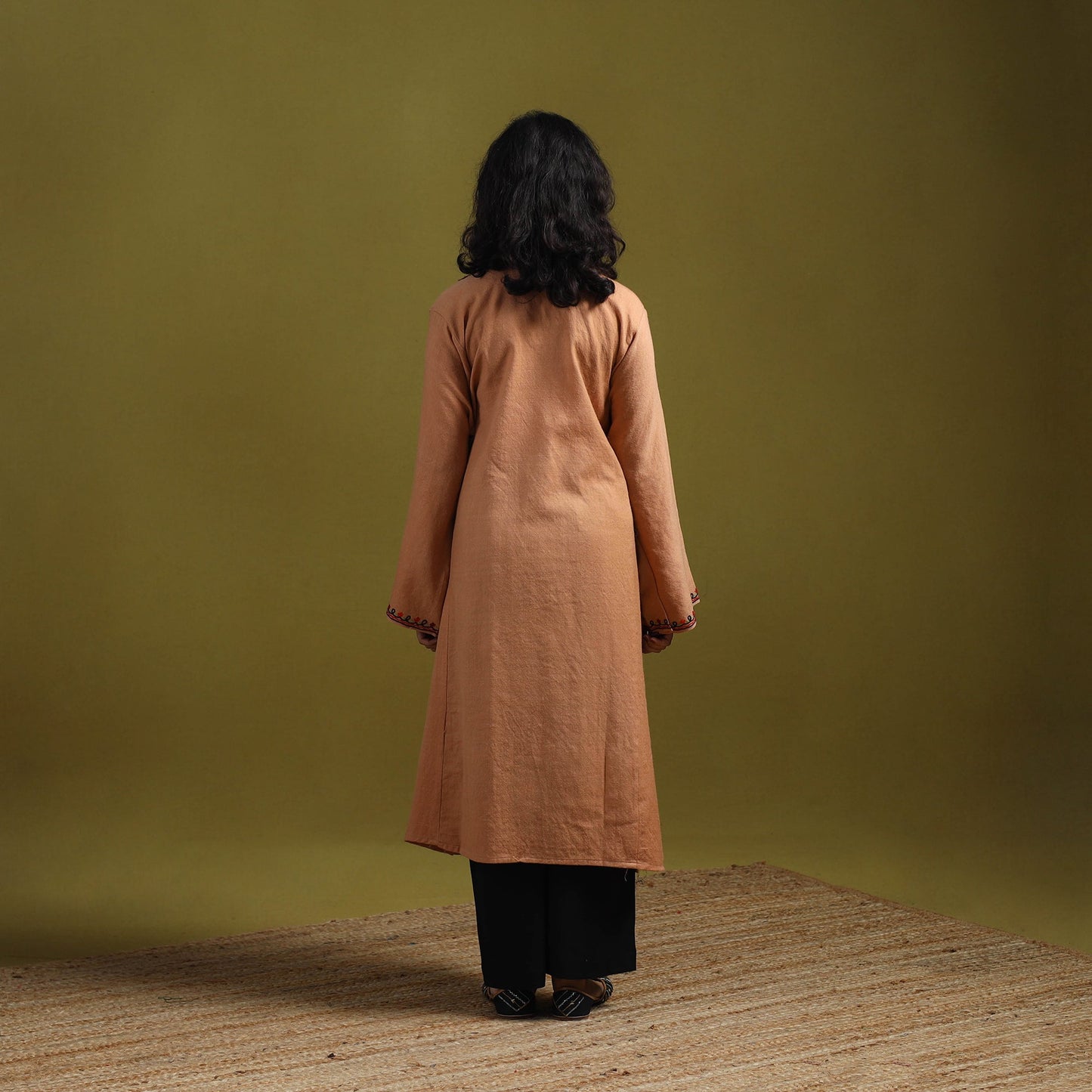 Handwoven aari hand embroidered kashmiri merino wool pheran