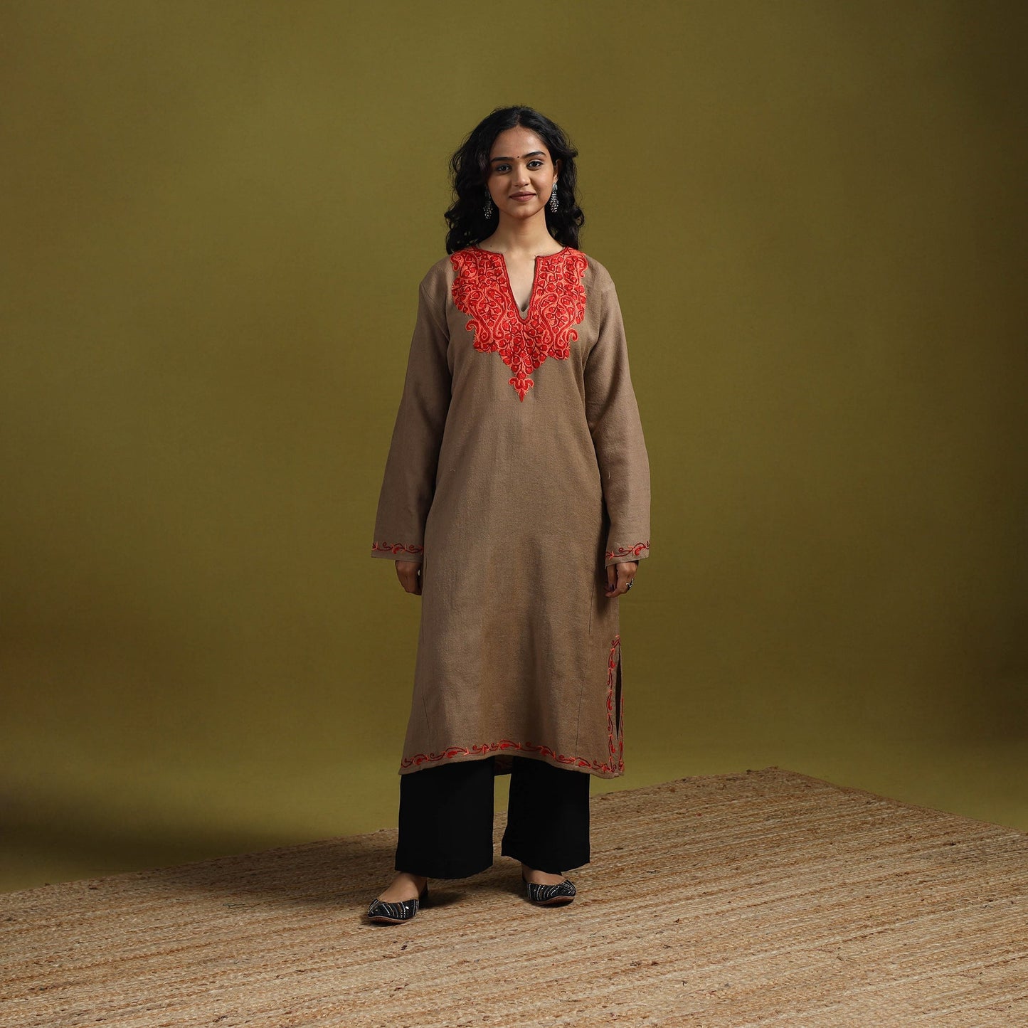 Handwoven aari hand embroidered kashmiri merino wool pheran