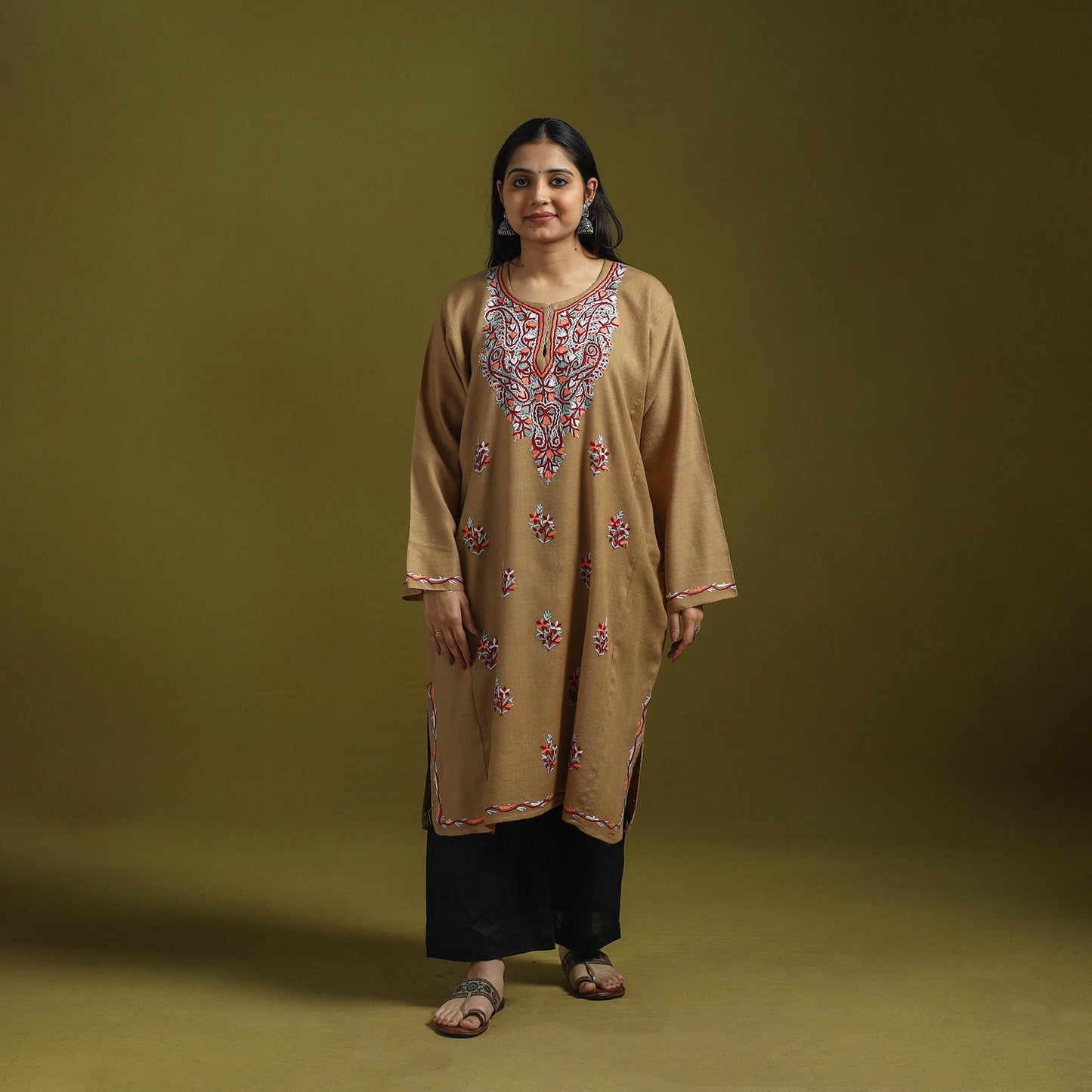 Handwoven aari hand embroidered kashmiri pure wool pheran