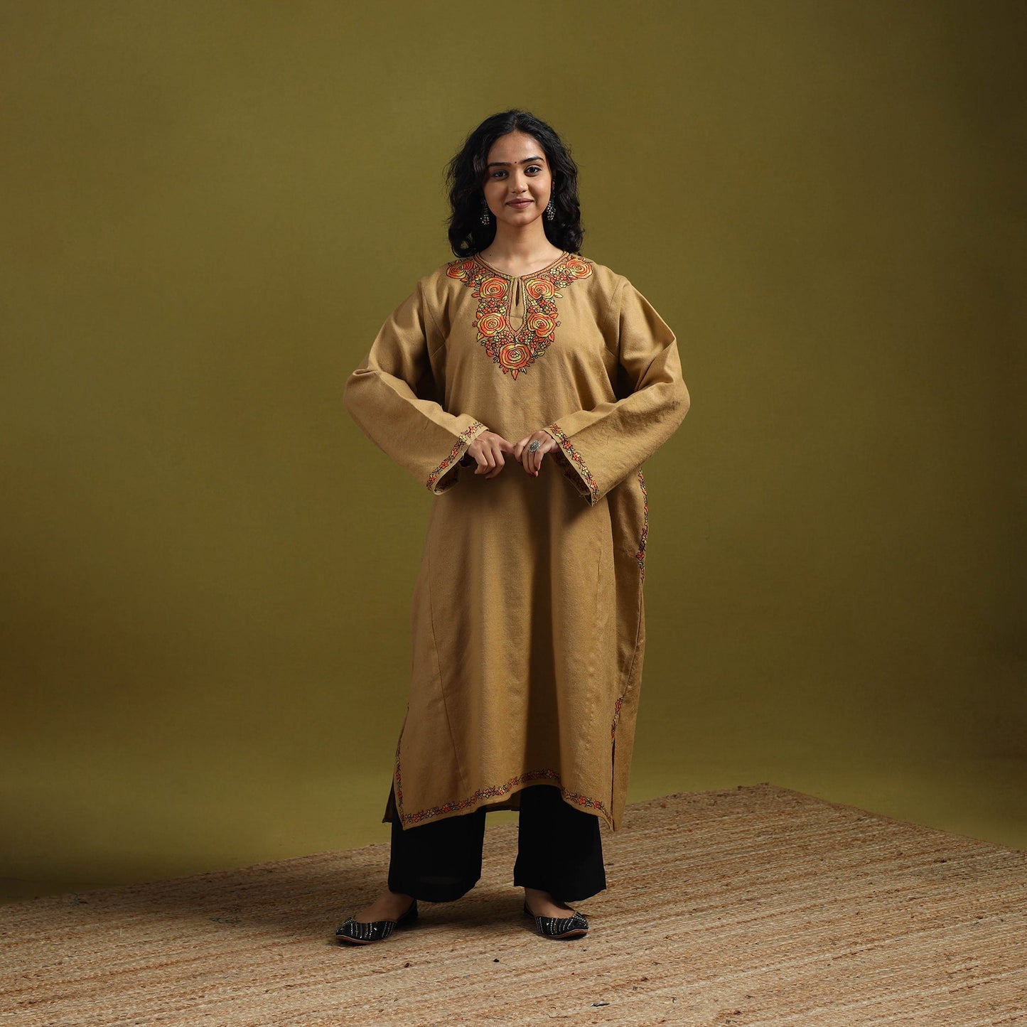 Handwoven sozni hand embroidered kashmiri merino wool