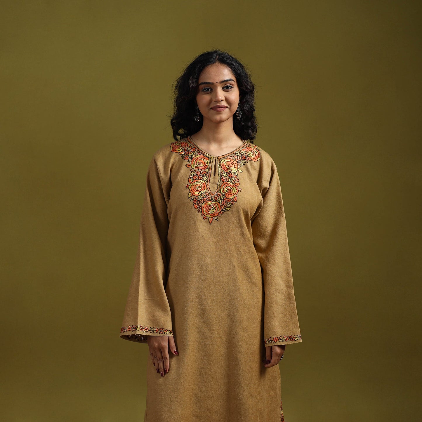 Handwoven sozni hand embroidered kashmiri merino wool