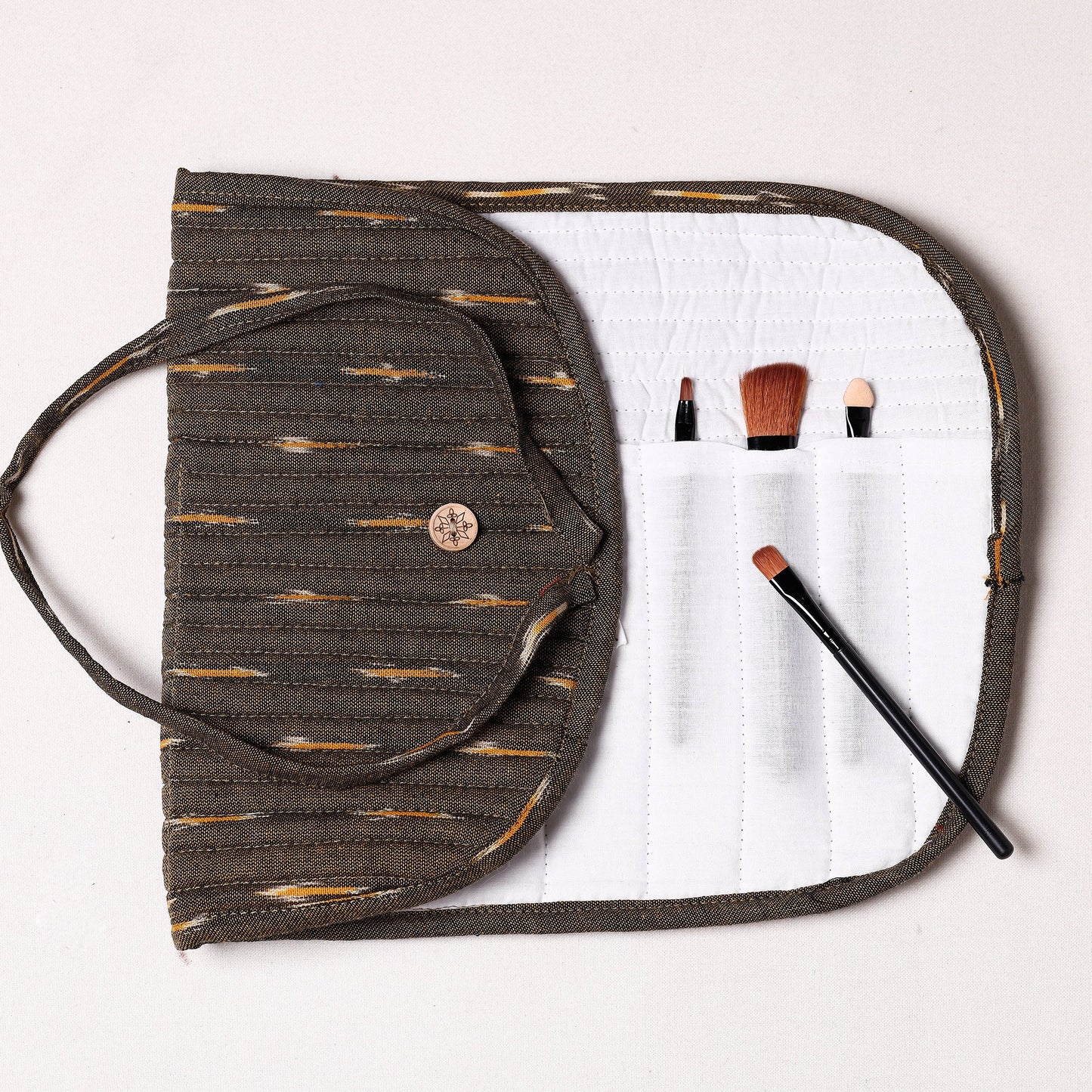  Ikat Fabric Multipurpose Segmented Make-up Brush Wrap Pouch/Case 