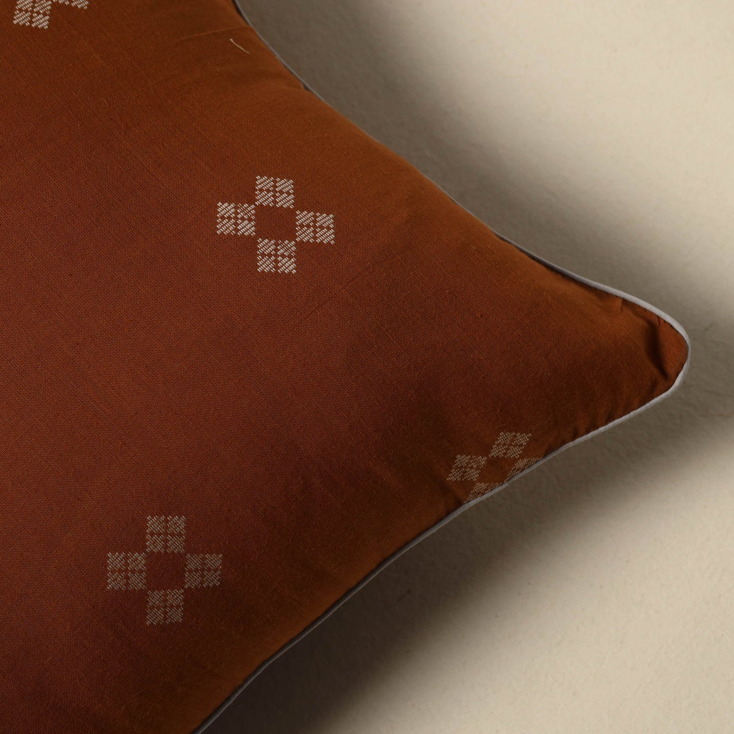Jacquard weave cushion cover 05 - handcrafted
