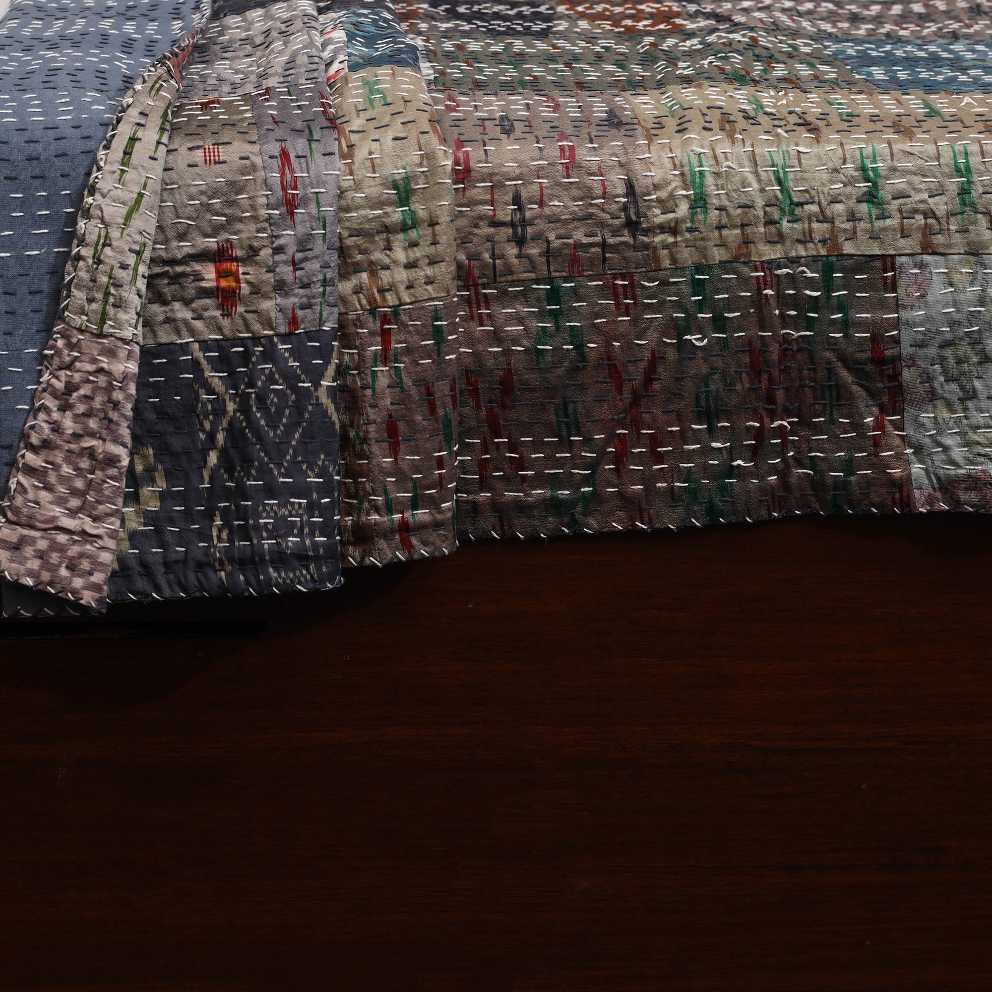 Khambadiya tagai patchwork quilt / gudri / blanket (109 x