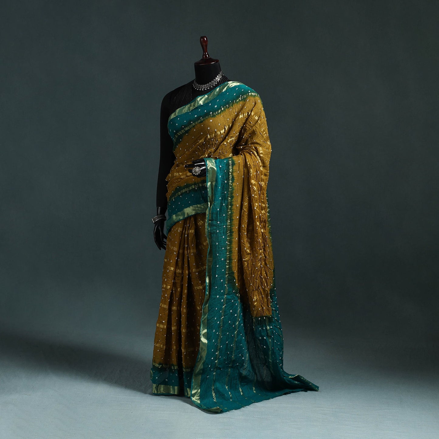 Kutch bandhani tie-dye cotton saree with blouse piece 08