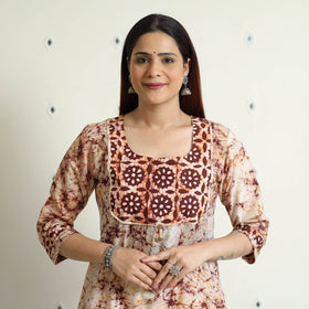  Kutch Batik Printed Cotton Straight Kurta for Women