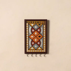 Kutch mud mirror work lippan art key holder (9 x 6 in) 33