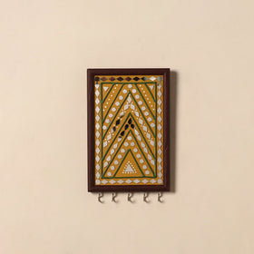 Kutch mud mirror work lippan art key holder (9 x 6 in) 35