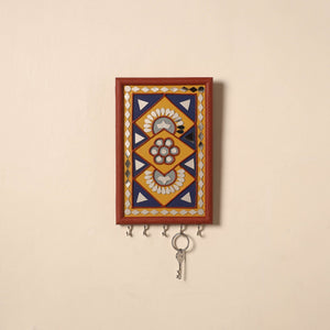 Kutch mud mirror work lippan art key holder (9 x 6 in) 46