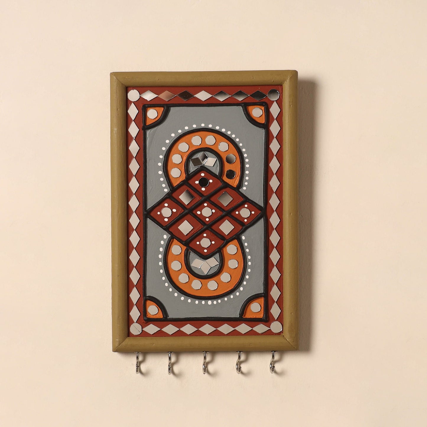 Kutch mud mirror work lippan art key holder (9 x 6 in) 49