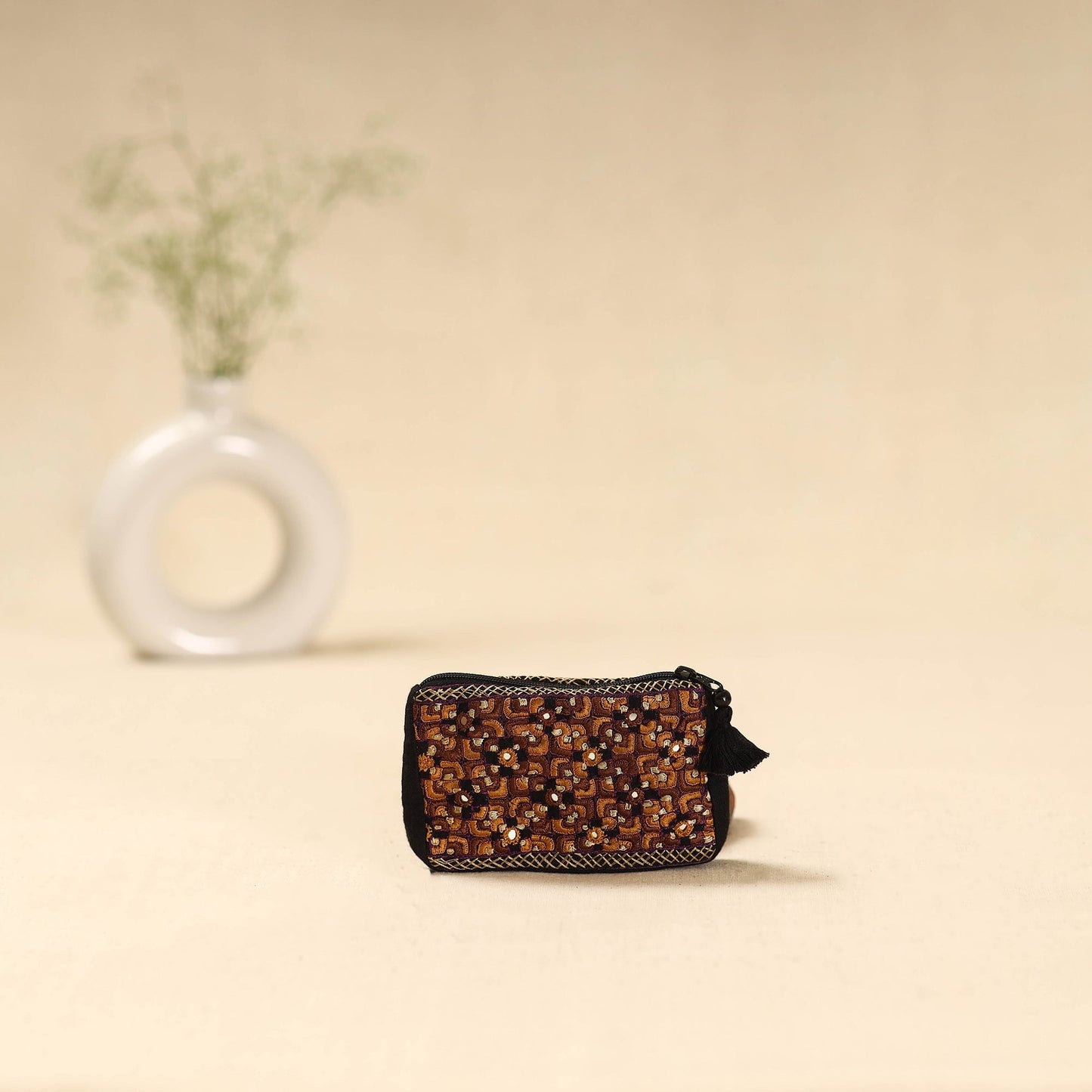 Kutch neran hand embroidered coin pouch 186 - handcrafted