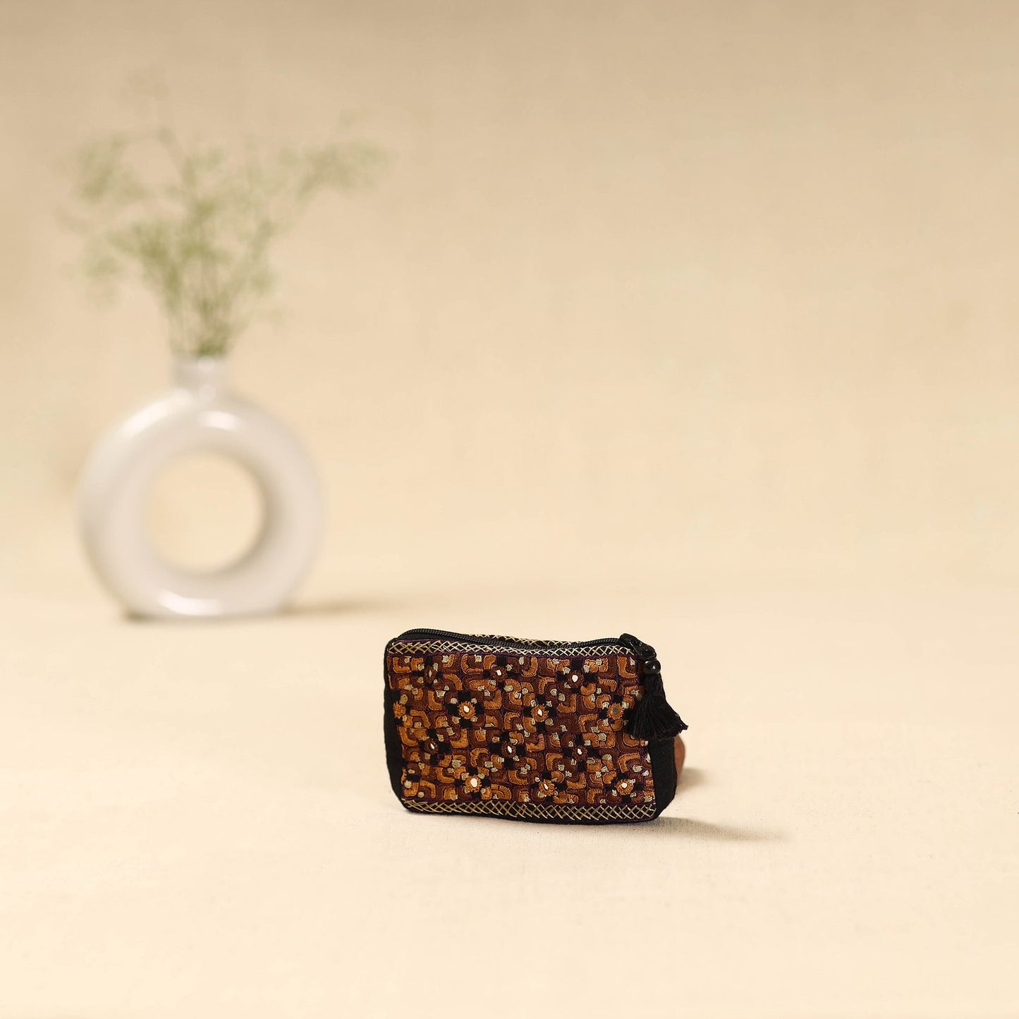 Kutch neran hand embroidered coin pouch 186 - handcrafted