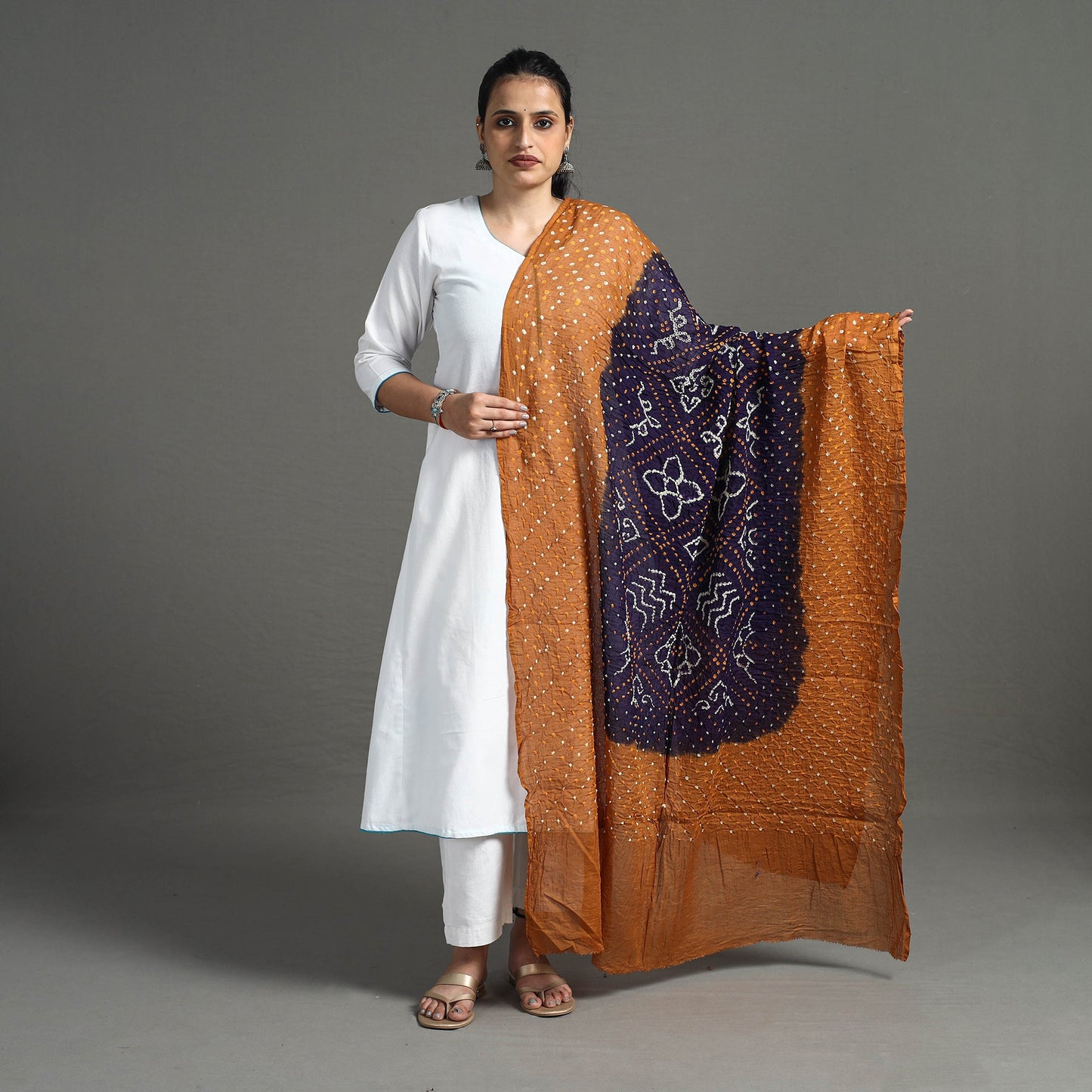  Kutch Bandhani Dupatta Online in India