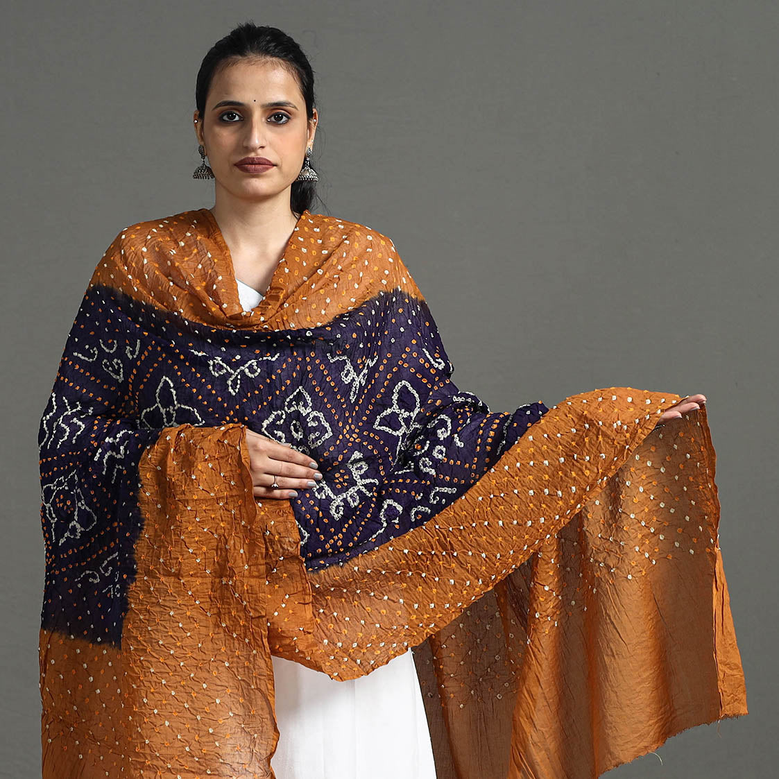  Kutch Bandhani Dupatta Online in India