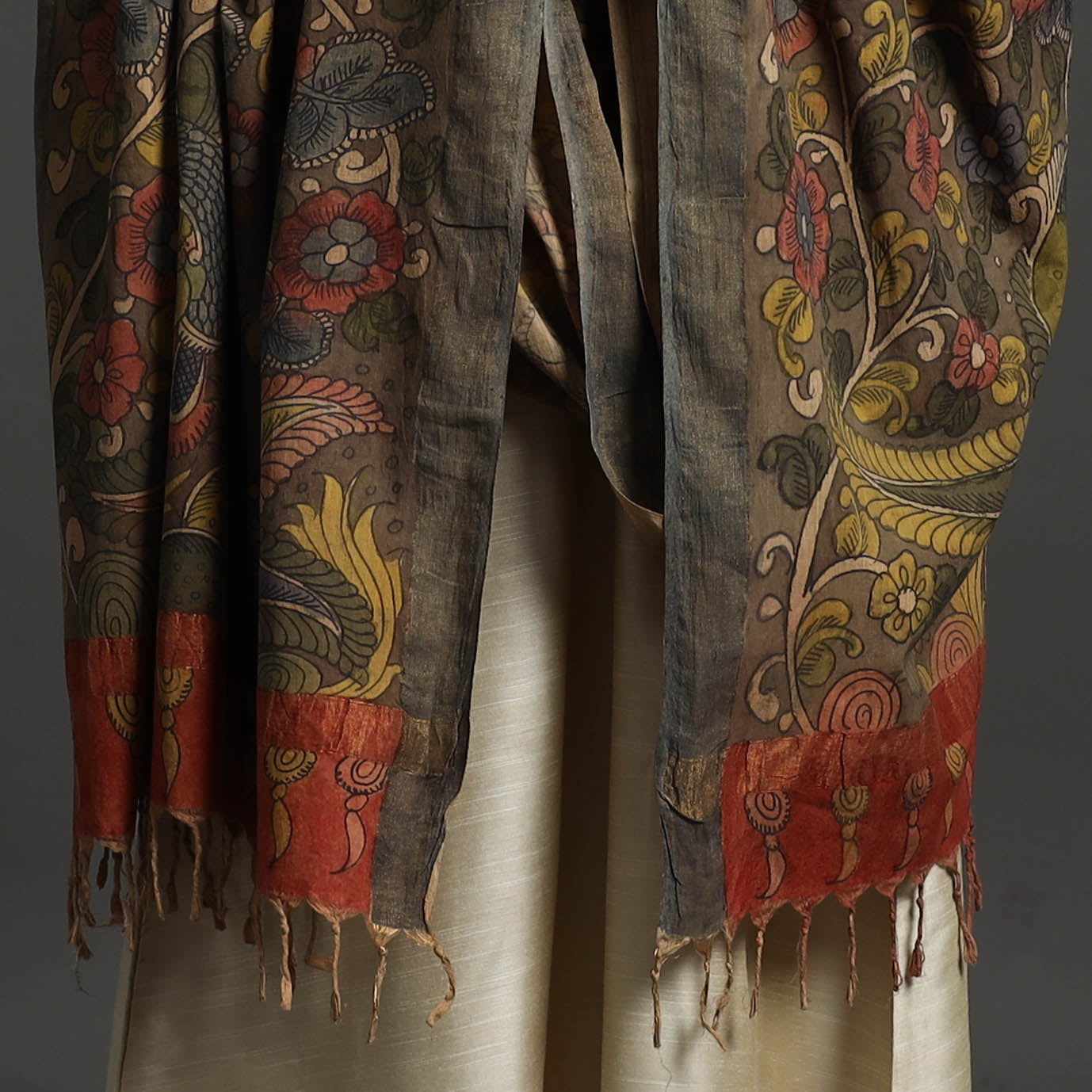 Mangalagiri Cotton Handpainted Pen Work Brown Kalamkari Dupatta