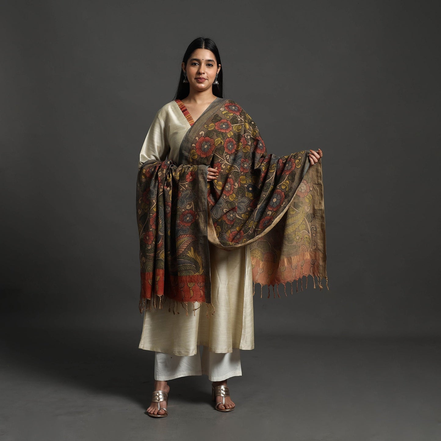 Mangalagiri Cotton Handpainted Pen Work Brown Kalamkari Dupatta