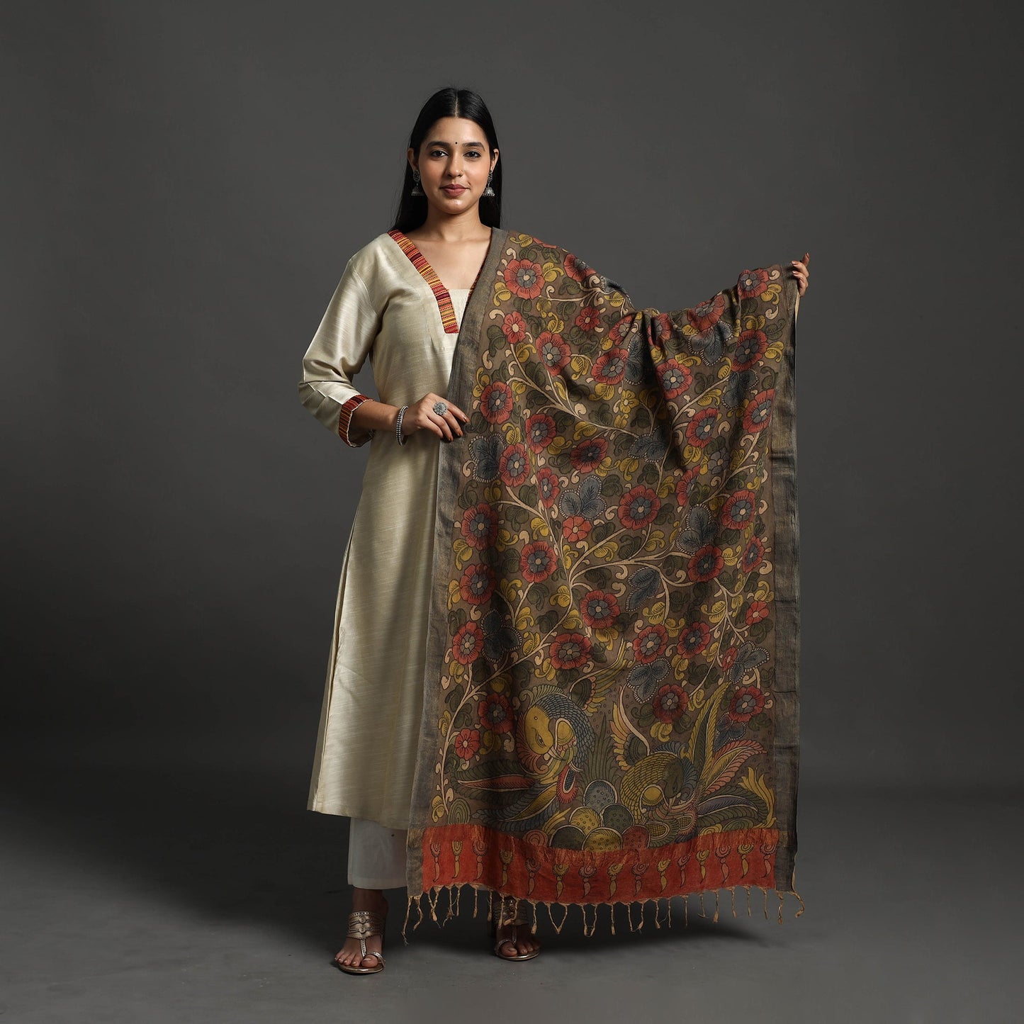 Mangalagiri Cotton Handpainted Pen Work Brown Kalamkari Dupatta