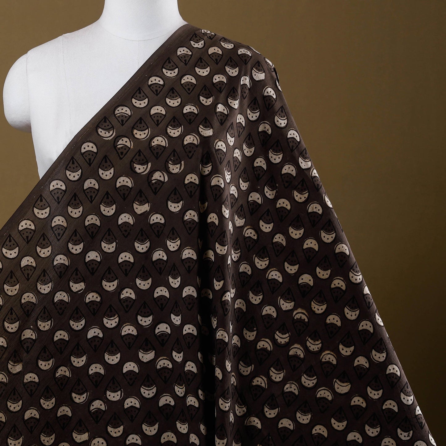 Natural dyed cotton hand pipad fabric 04 - handcrafted