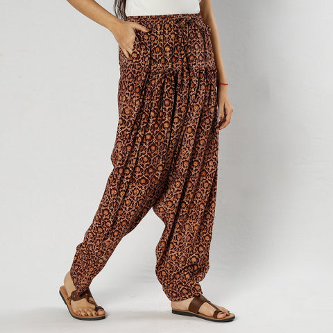 Buy Pedana Kalamkari Block Printing Cotton Elasticated Salwar Online at iTokri.com