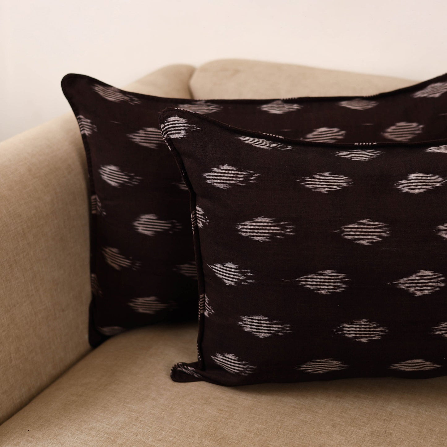 Pochampally ikat weave pillow covers (set of 2) 01