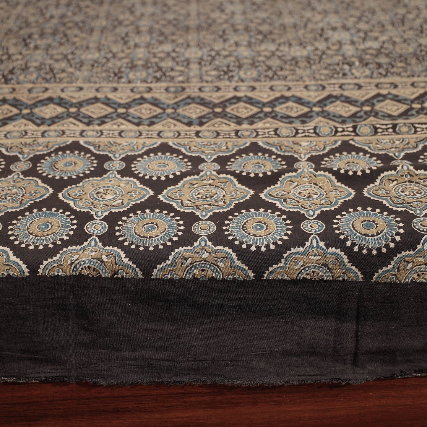 Buy Ajrakh Block Printed Cotton Double Bed Cover l iTokri.com