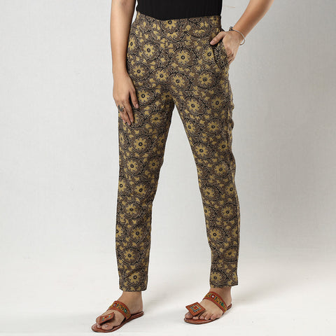 Brown printed cotton tapered casual pant for women