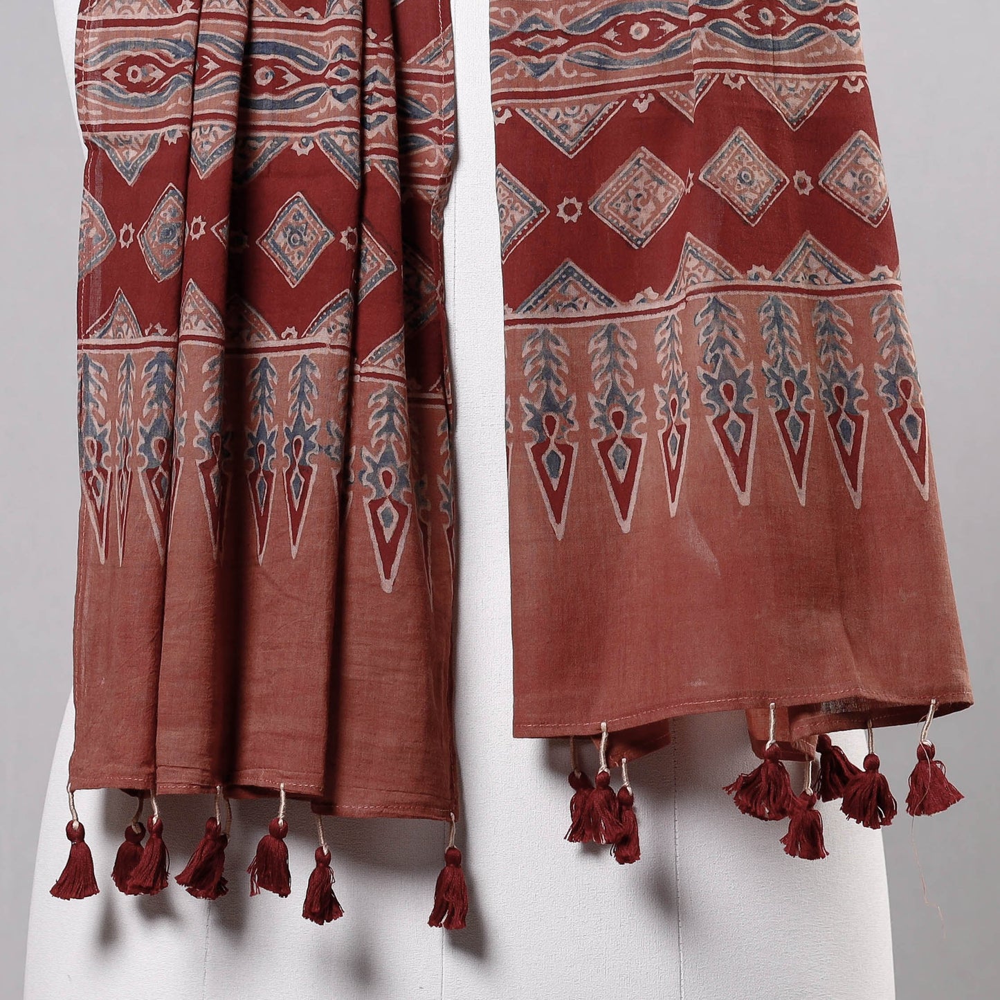 Buy Ajrakh Block Printed Mul Cotton Stole with Tassels Online at iTokri.com