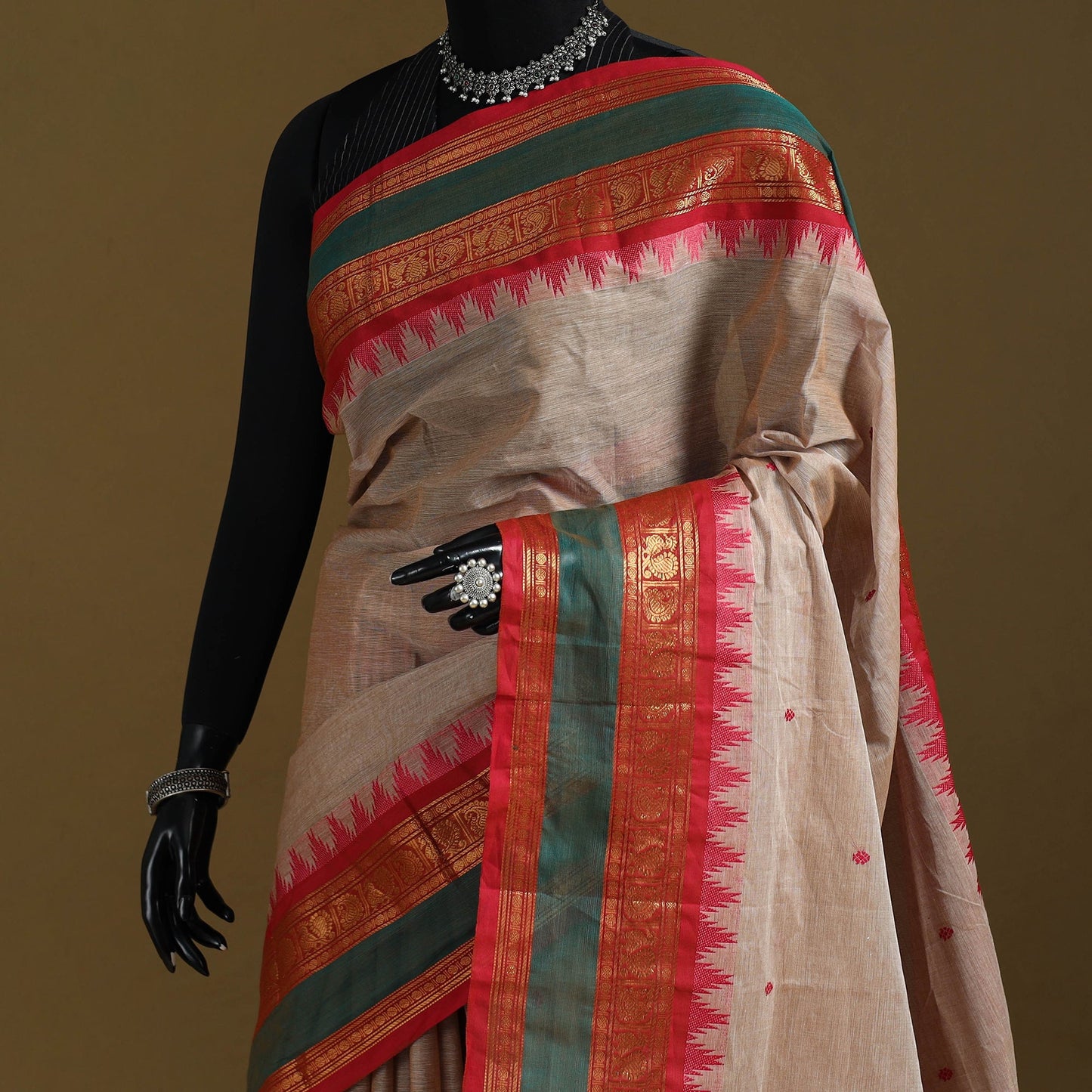 Thread buti cotton kanchipuram saree with border 17