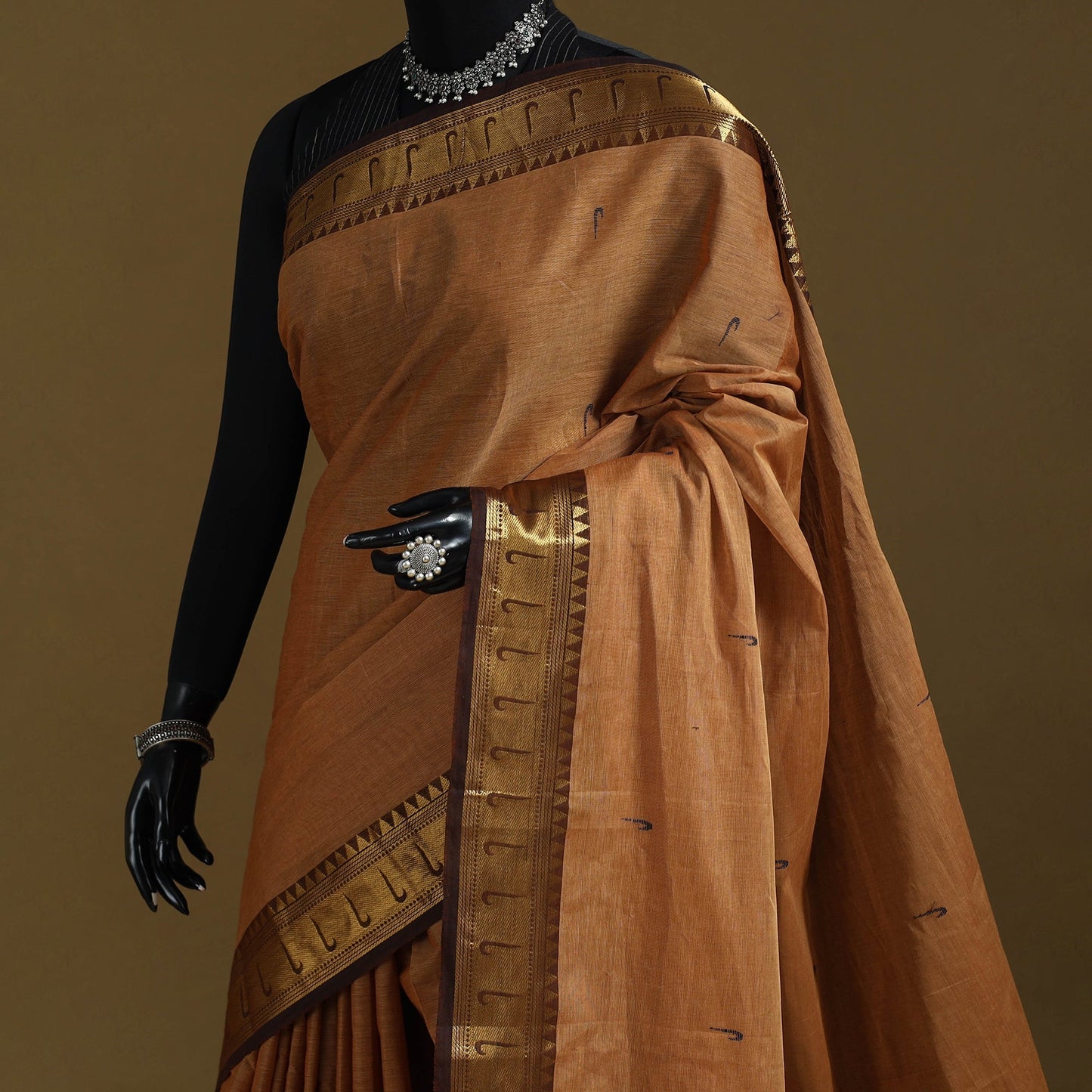 Thread buti cotton kanchipuram saree with border 28